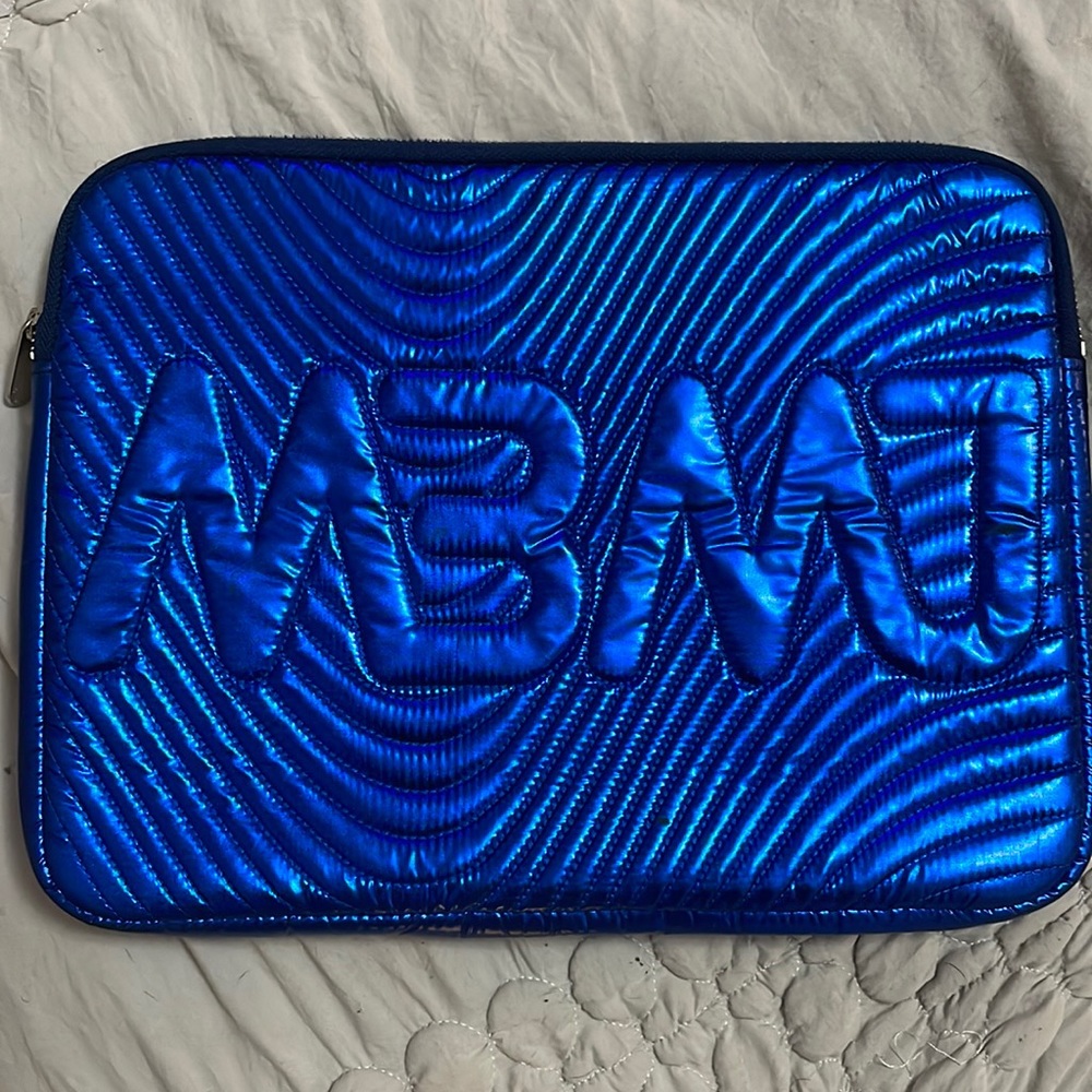 marc by marc jacobs laptop case